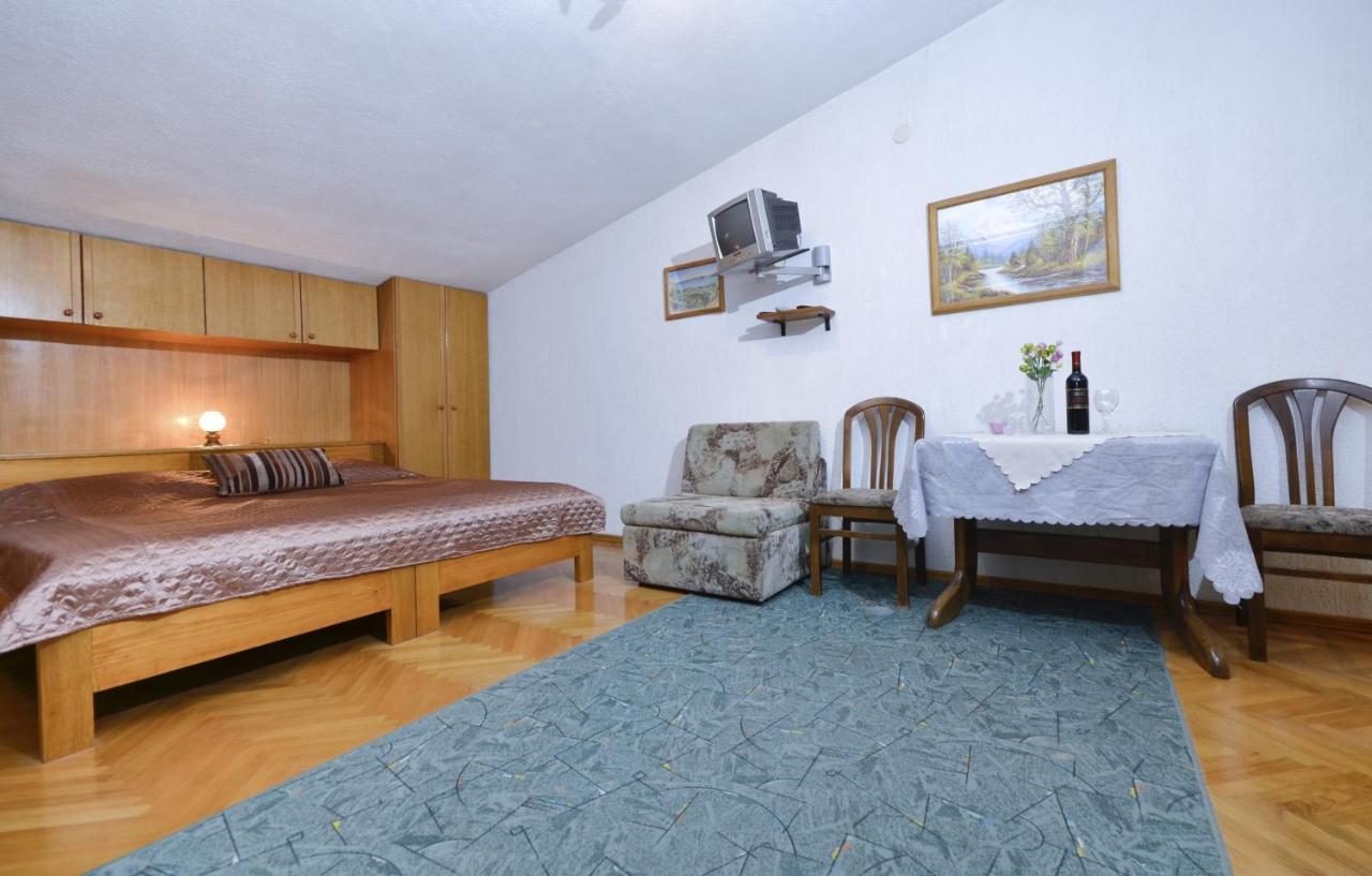 Family Friendly Apartments With A Swimming Pool Baska Voda, Makarska - 12442 Экстерьер фото