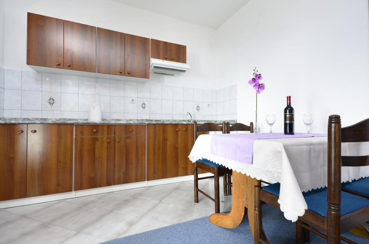 Family Friendly Apartments With A Swimming Pool Baska Voda, Makarska - 12442 Экстерьер фото
