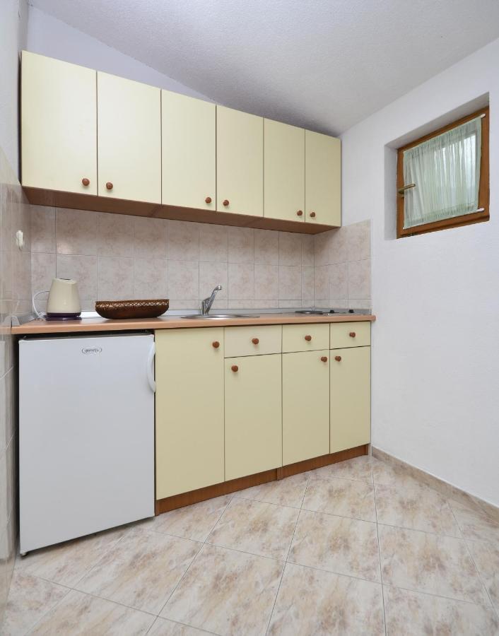 Family Friendly Apartments With A Swimming Pool Baska Voda, Makarska - 12442 Экстерьер фото