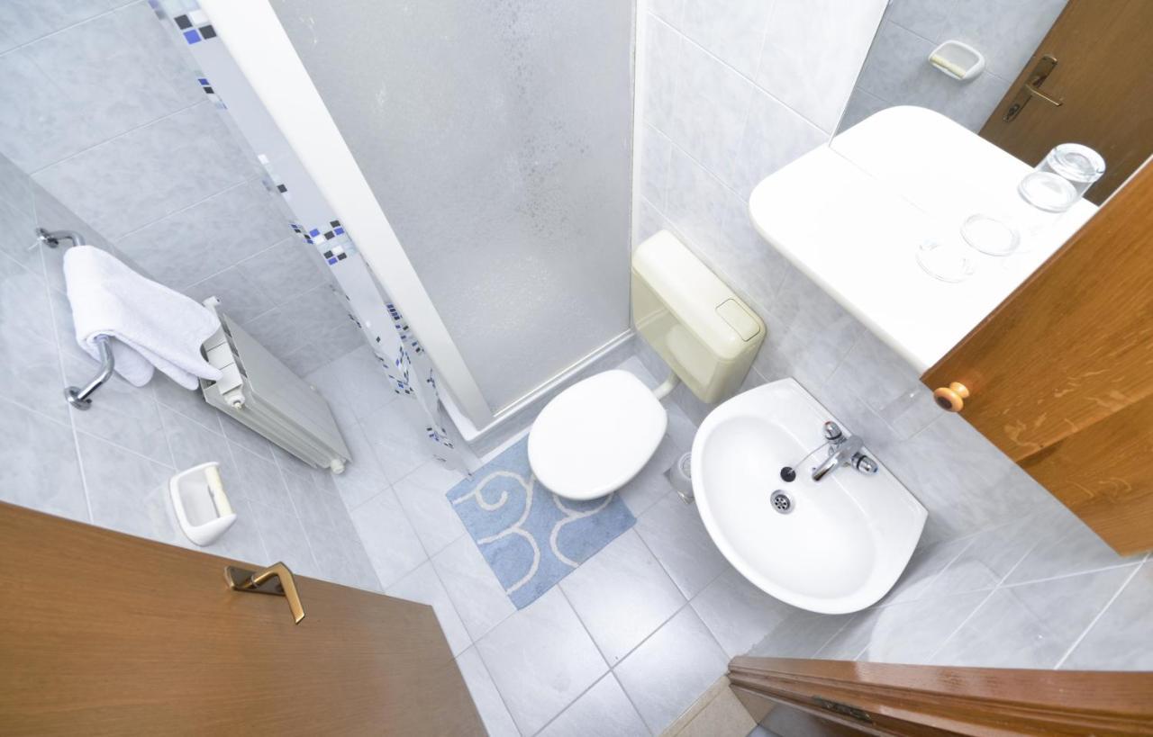 Family Friendly Apartments With A Swimming Pool Baska Voda, Makarska - 12442 Экстерьер фото