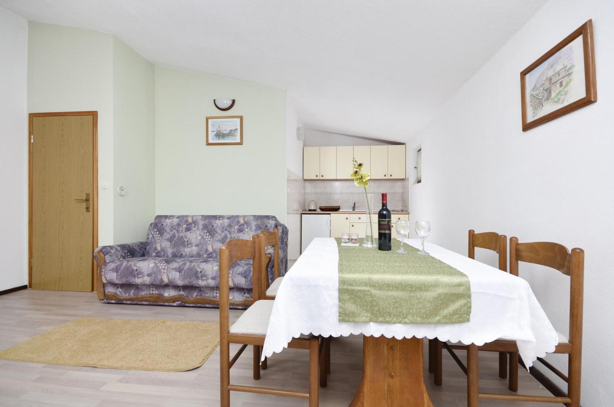 Family Friendly Apartments With A Swimming Pool Baska Voda, Makarska - 12442 Номер фото